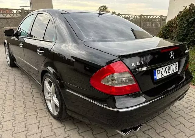 MERCEDES-BENZ Klasa E 63 AMG