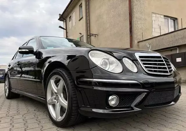 MERCEDES-BENZ Klasa E 63 AMG