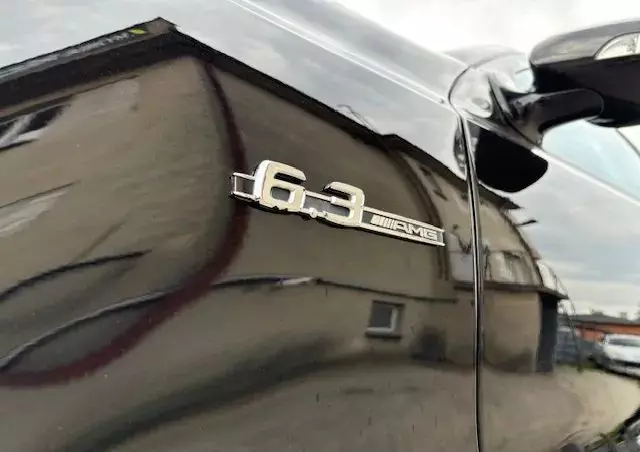 MERCEDES-BENZ Klasa E 63 AMG