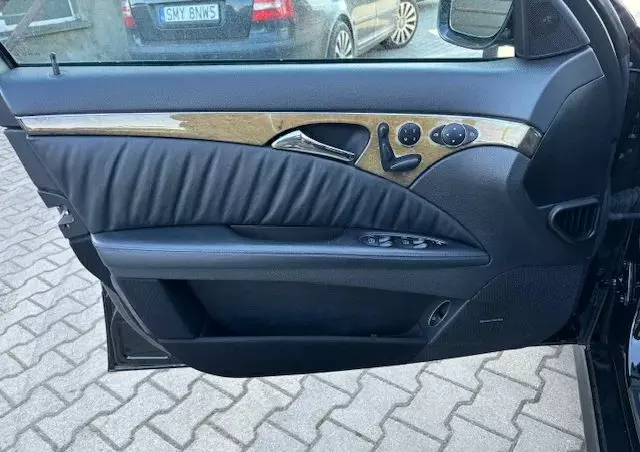 MERCEDES-BENZ Klasa E 63 AMG