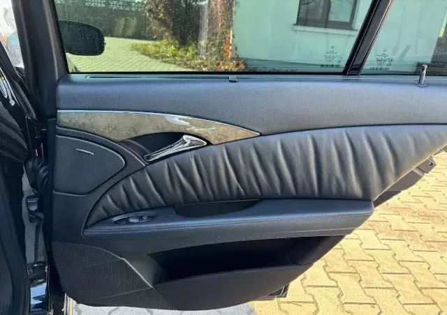 MERCEDES-BENZ Klasa E 63 AMG