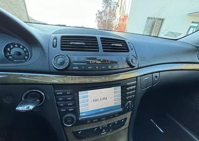 MERCEDES-BENZ Klasa E 63 AMG