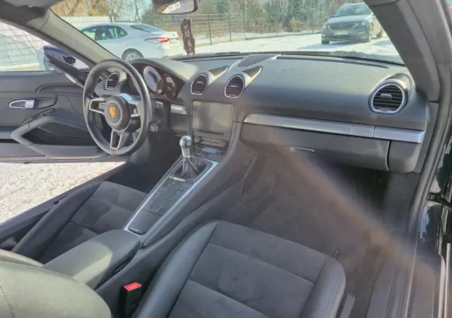 PORSCHE 718 Cayman GPF