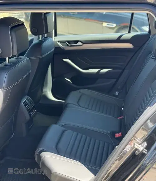 VOLKSWAGEN Passat Alltrack 