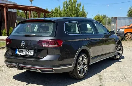 VOLKSWAGEN Passat Alltrack 