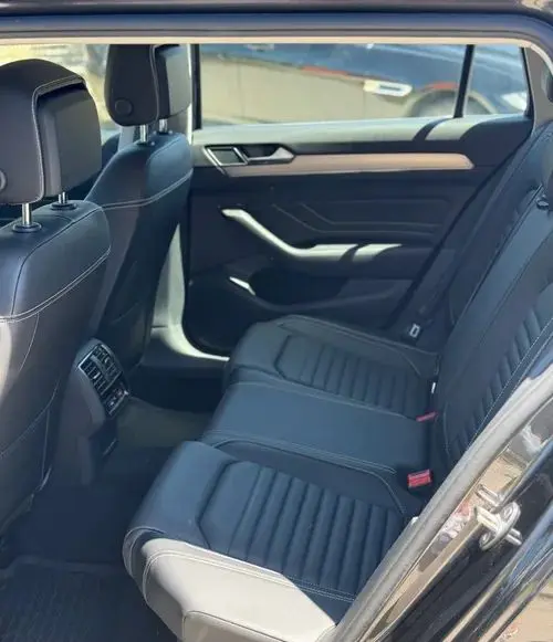 VOLKSWAGEN Passat Alltrack 