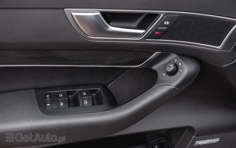 AUDI S6 Avant Standard