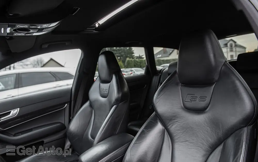 AUDI S6 Avant Standard