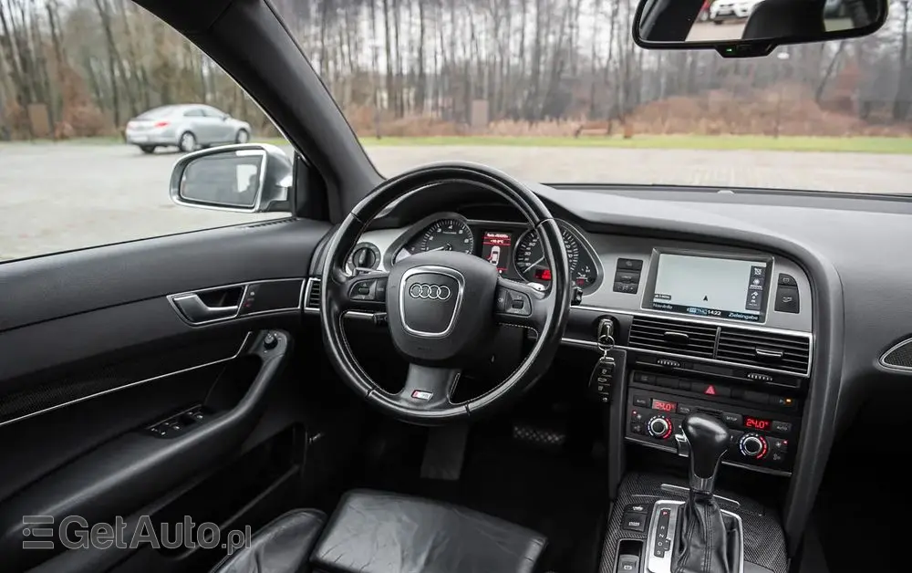 AUDI S6 Avant Standard