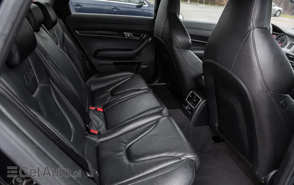 AUDI S6 Avant Standard