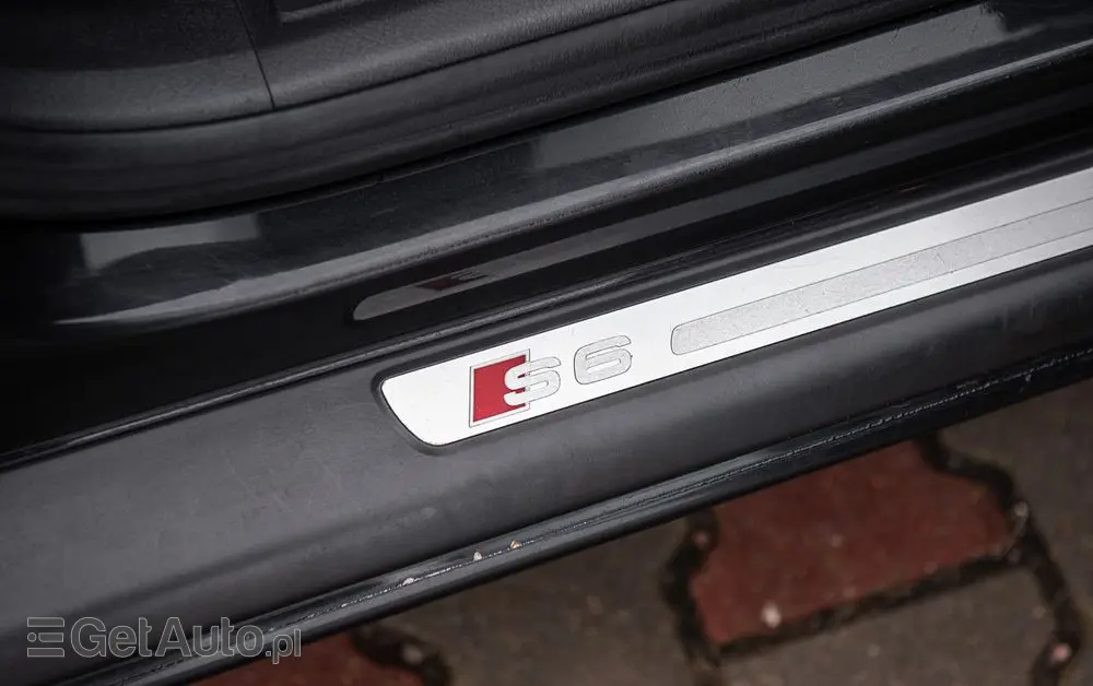 AUDI S6 Avant Standard