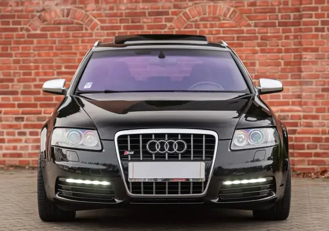 AUDI S6 Avant Standard