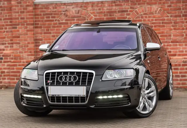 AUDI S6 Avant Standard