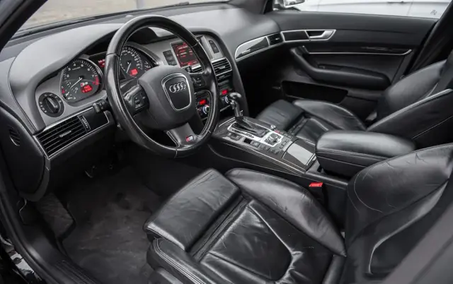 AUDI S6 Avant Standard