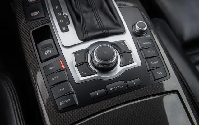 AUDI S6 Avant Standard