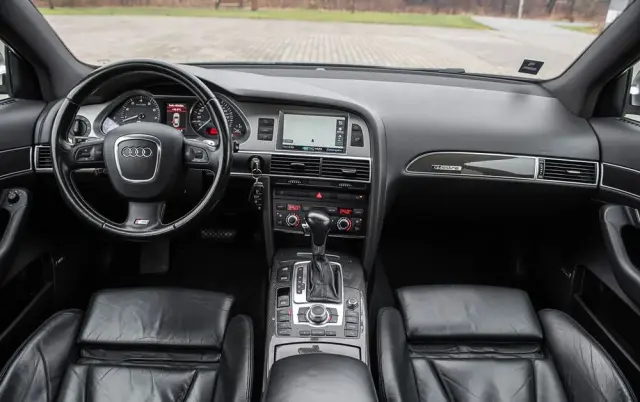 AUDI S6 Avant Standard