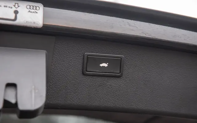 AUDI S6 Avant Standard