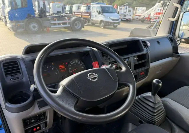 NISSAN Cabstar 