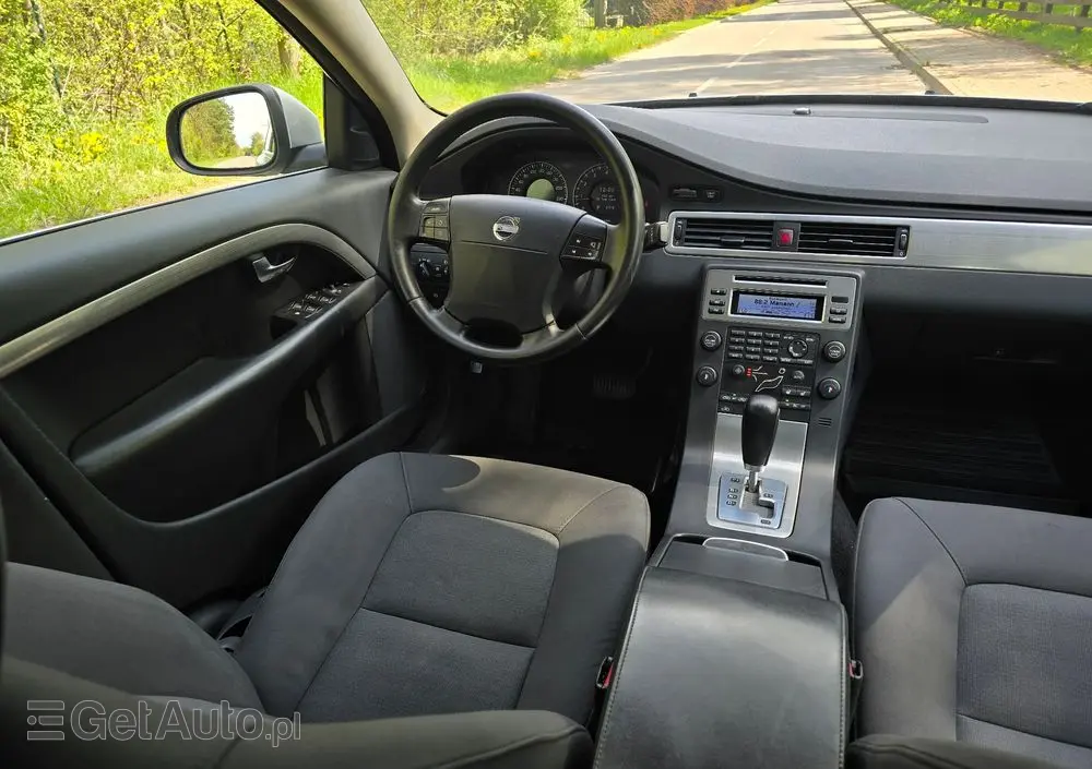 VOLVO S80 2.5T Momentum