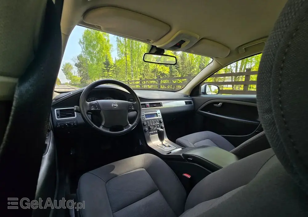 VOLVO S80 2.5T Momentum