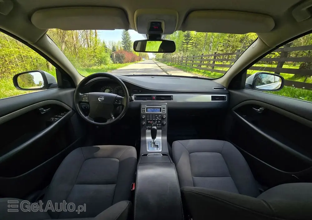 VOLVO S80 2.5T Momentum