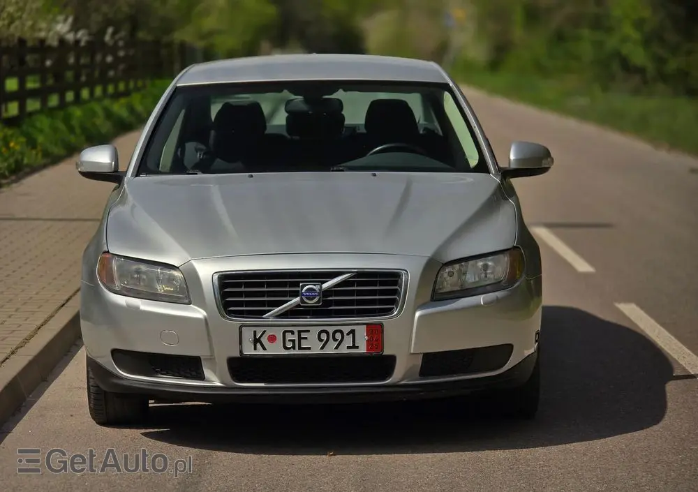 VOLVO S80 2.5T Momentum
