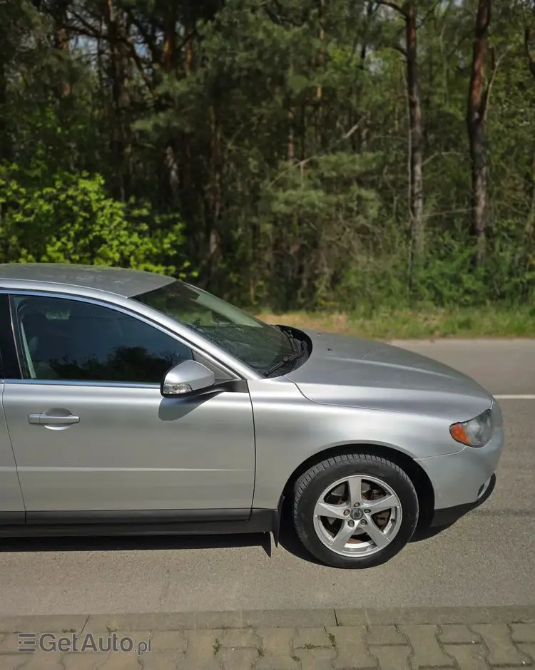 VOLVO S80 2.5T Momentum