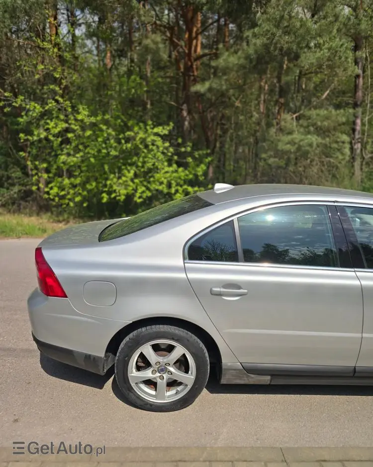 VOLVO S80 2.5T Momentum