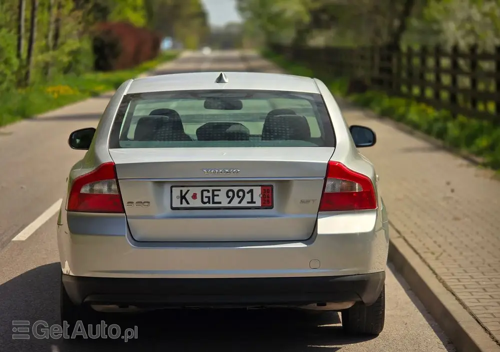 VOLVO S80 2.5T Momentum