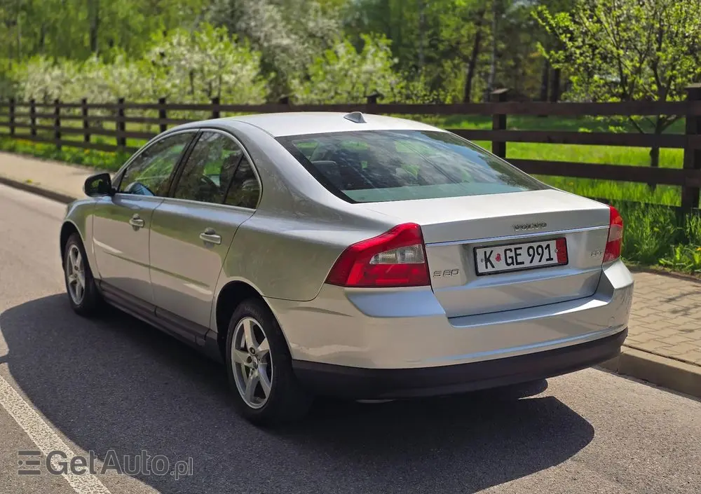 VOLVO S80 2.5T Momentum