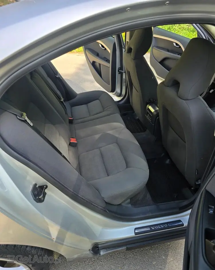 VOLVO S80 2.5T Momentum