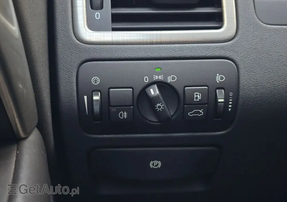 VOLVO S80 2.5T Momentum