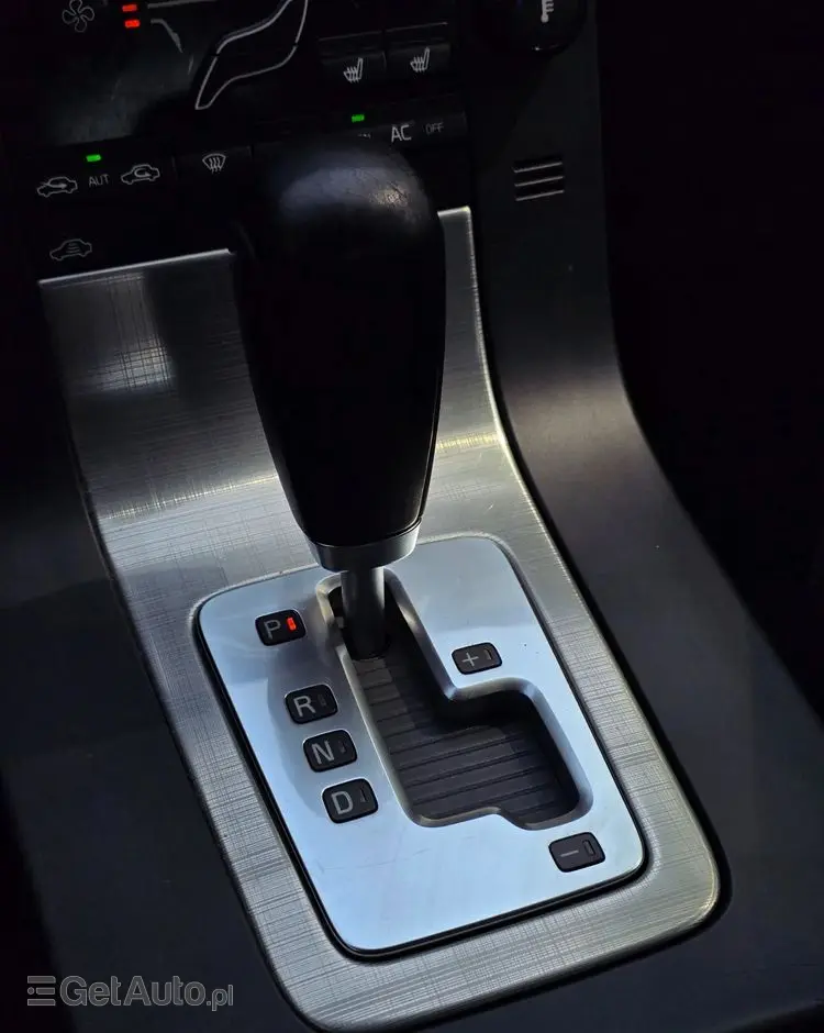 VOLVO S80 2.5T Momentum