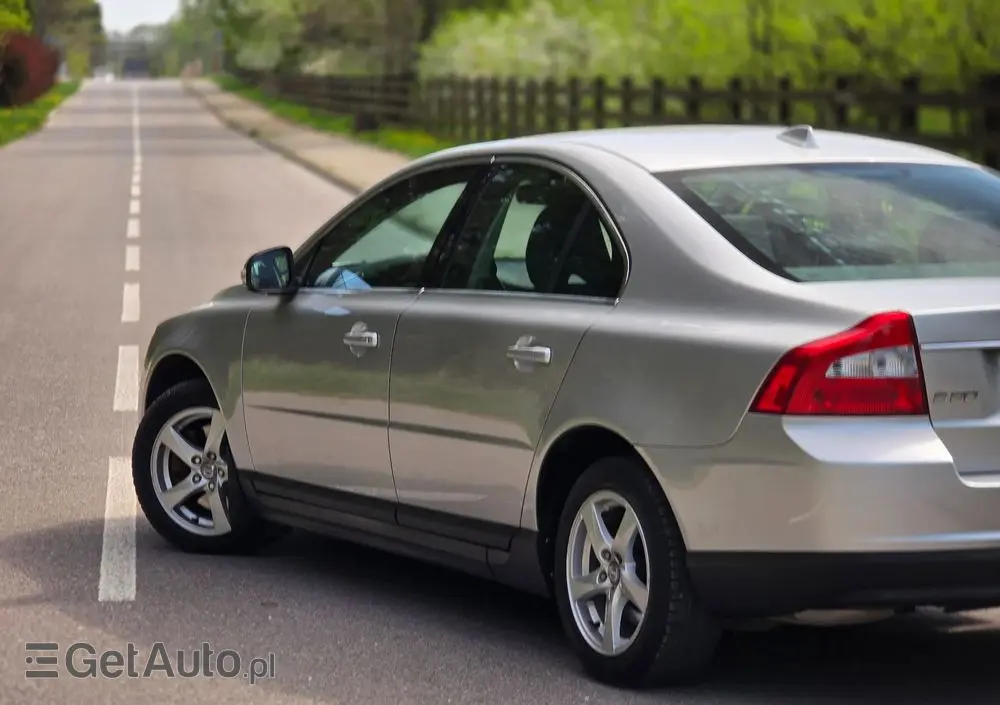 VOLVO S80 2.5T Momentum