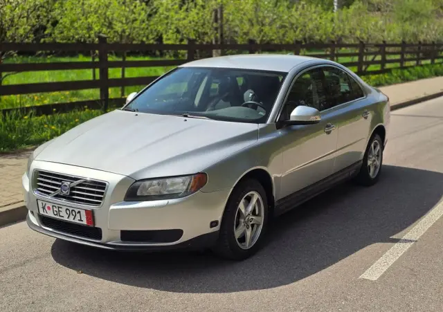 VOLVO S80 2.5T Momentum