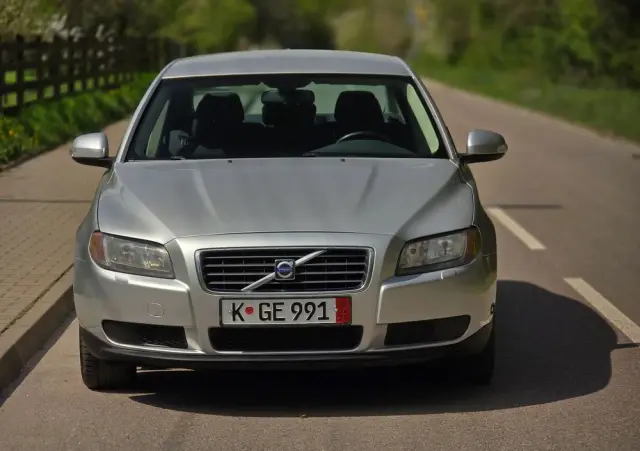 VOLVO S80 2.5T Momentum