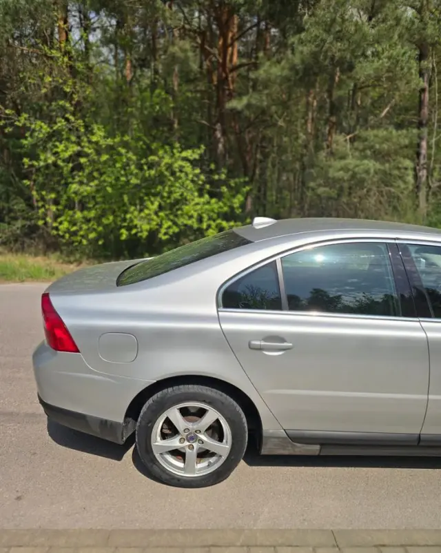 VOLVO S80 2.5T Momentum