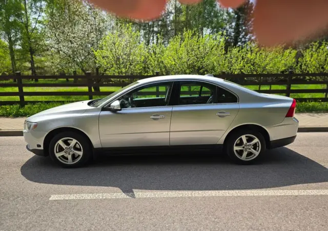 VOLVO S80 2.5T Momentum