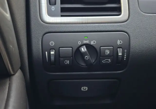 VOLVO S80 2.5T Momentum