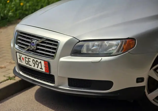 VOLVO S80 2.5T Momentum