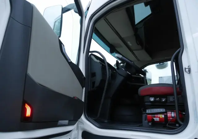 VOLVO FH 4/ 460KM/ XXL / STANDARD/ EURO-6/ NISKI PRZEB. 