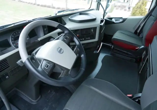 VOLVO FH 4/ 460KM/ XXL / STANDARD/ EURO-6/ NISKI PRZEB. 