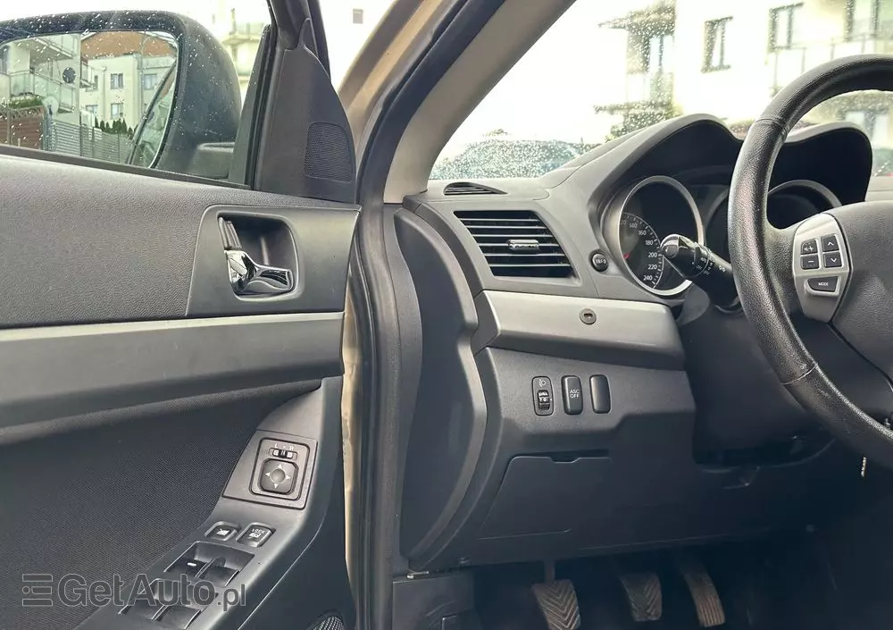 MITSUBISHI Lancer 1.8 Invite