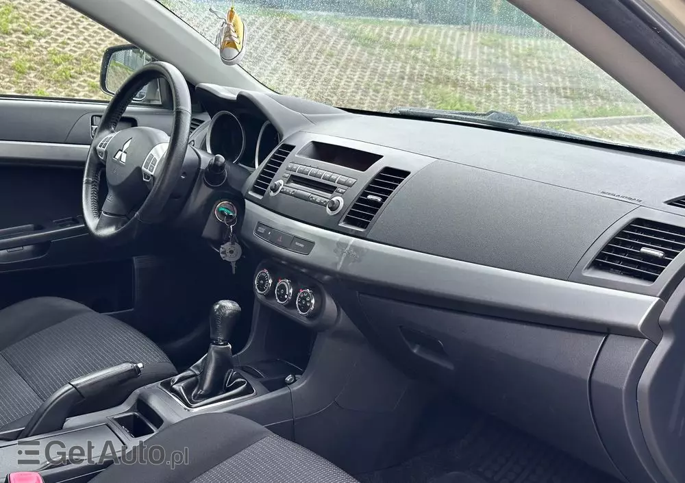 MITSUBISHI Lancer 1.8 Invite