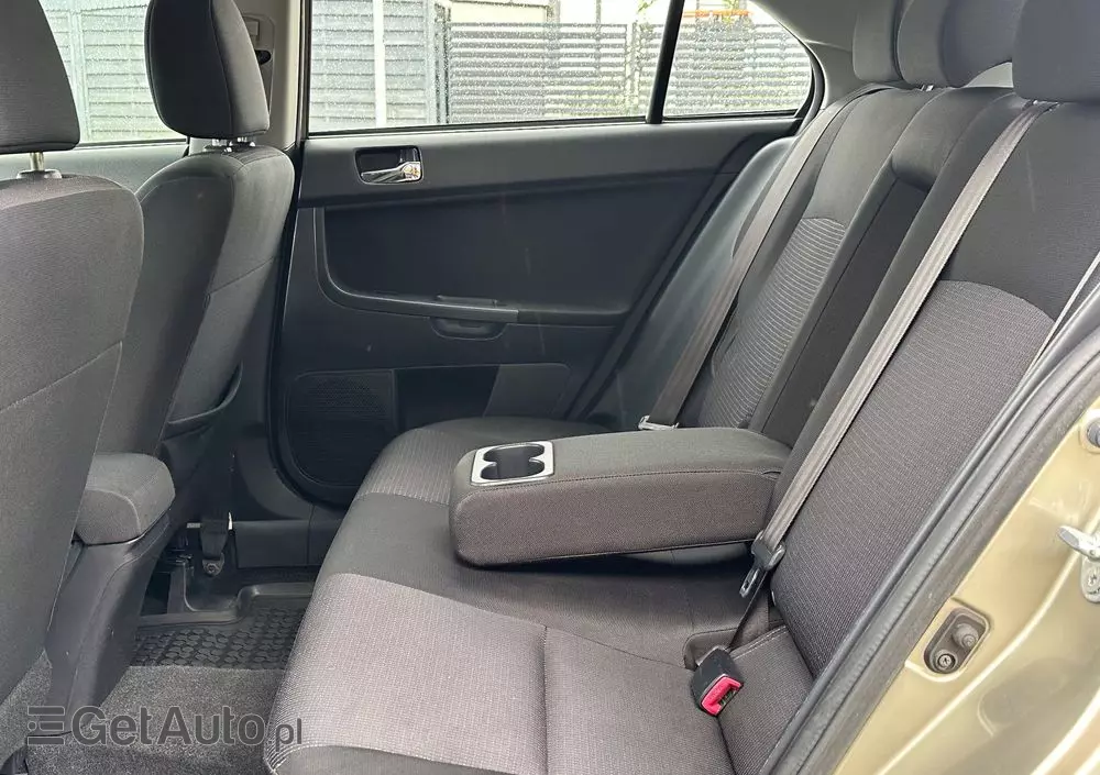 MITSUBISHI Lancer 1.8 Invite