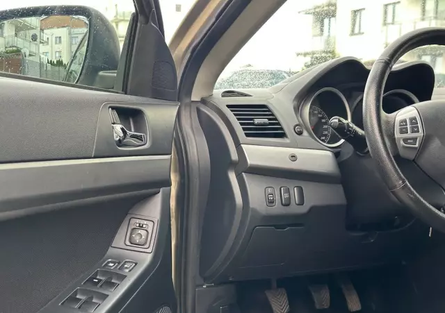 MITSUBISHI Lancer 1.8 Invite