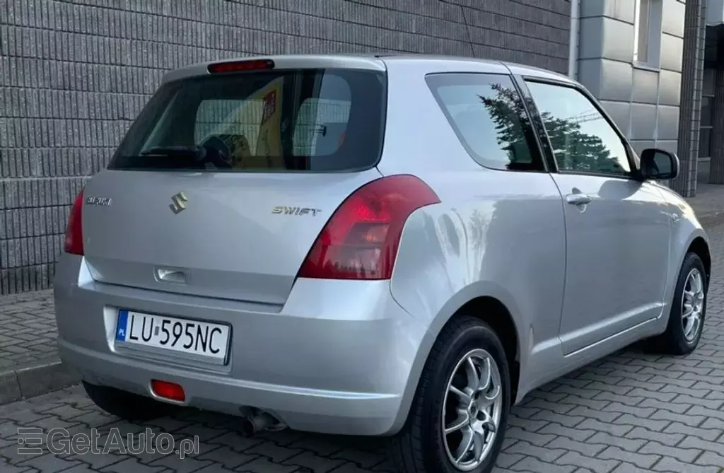 SUZUKI Swift 