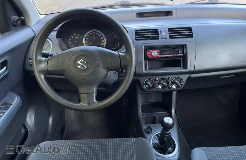 SUZUKI Swift 