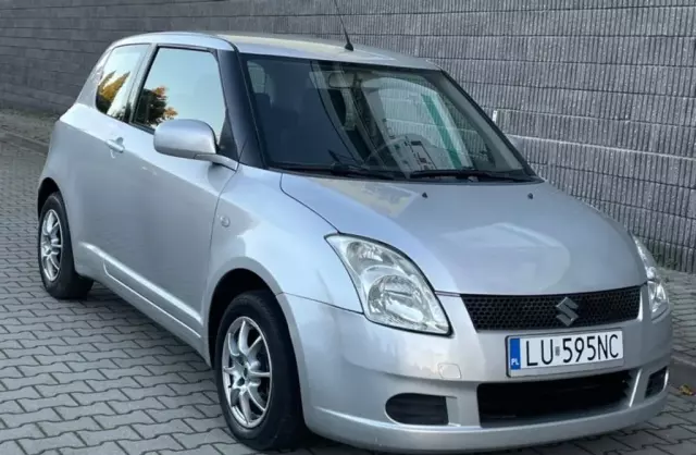 SUZUKI Swift 