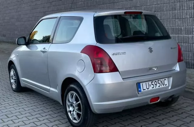 SUZUKI Swift 